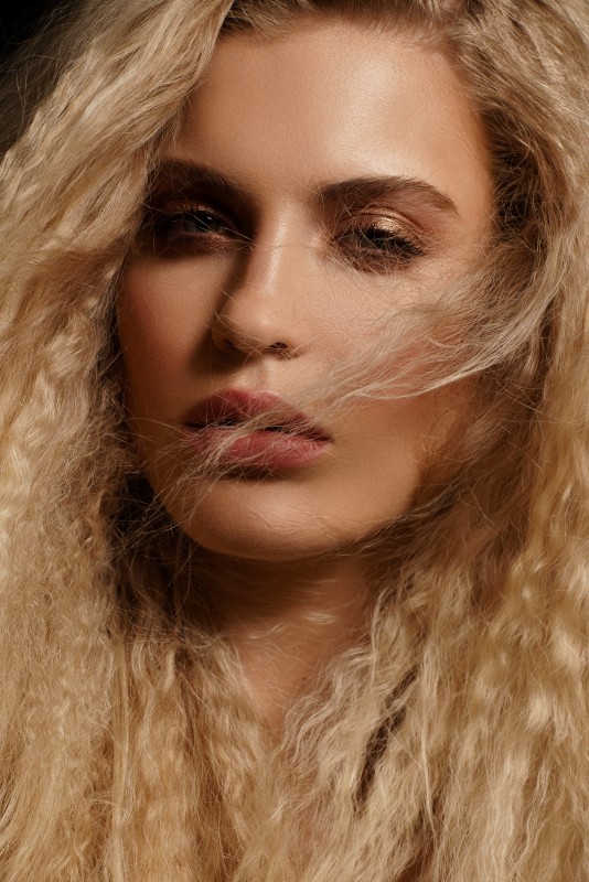 Hair that flies